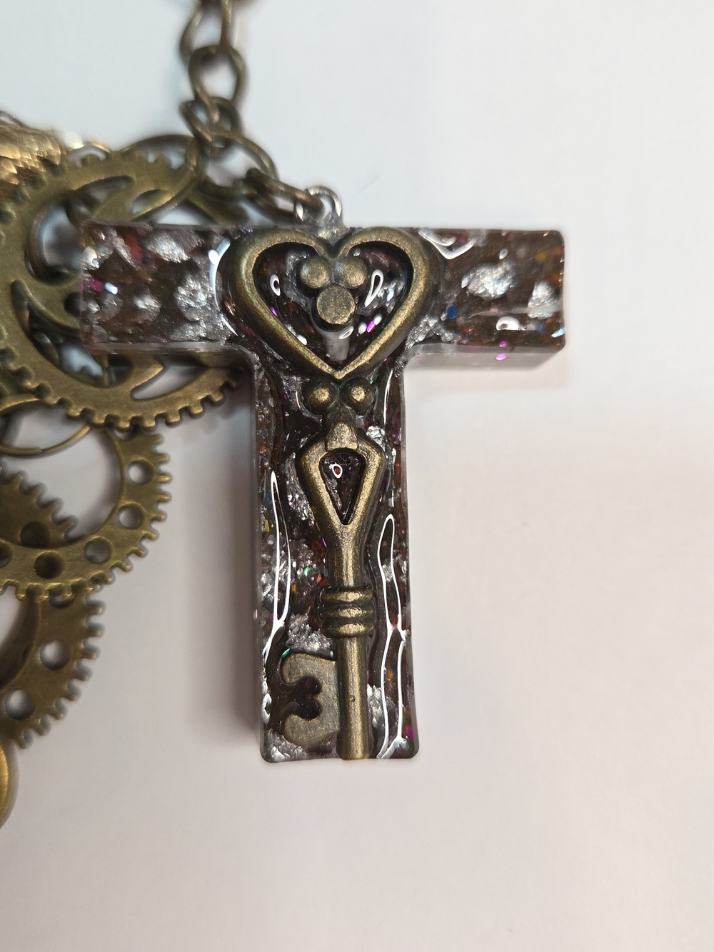 Steampunk-Inspired Brown Resin letter "T" Keychain with Gears, a Key & Tassel - Picture 3 of 9